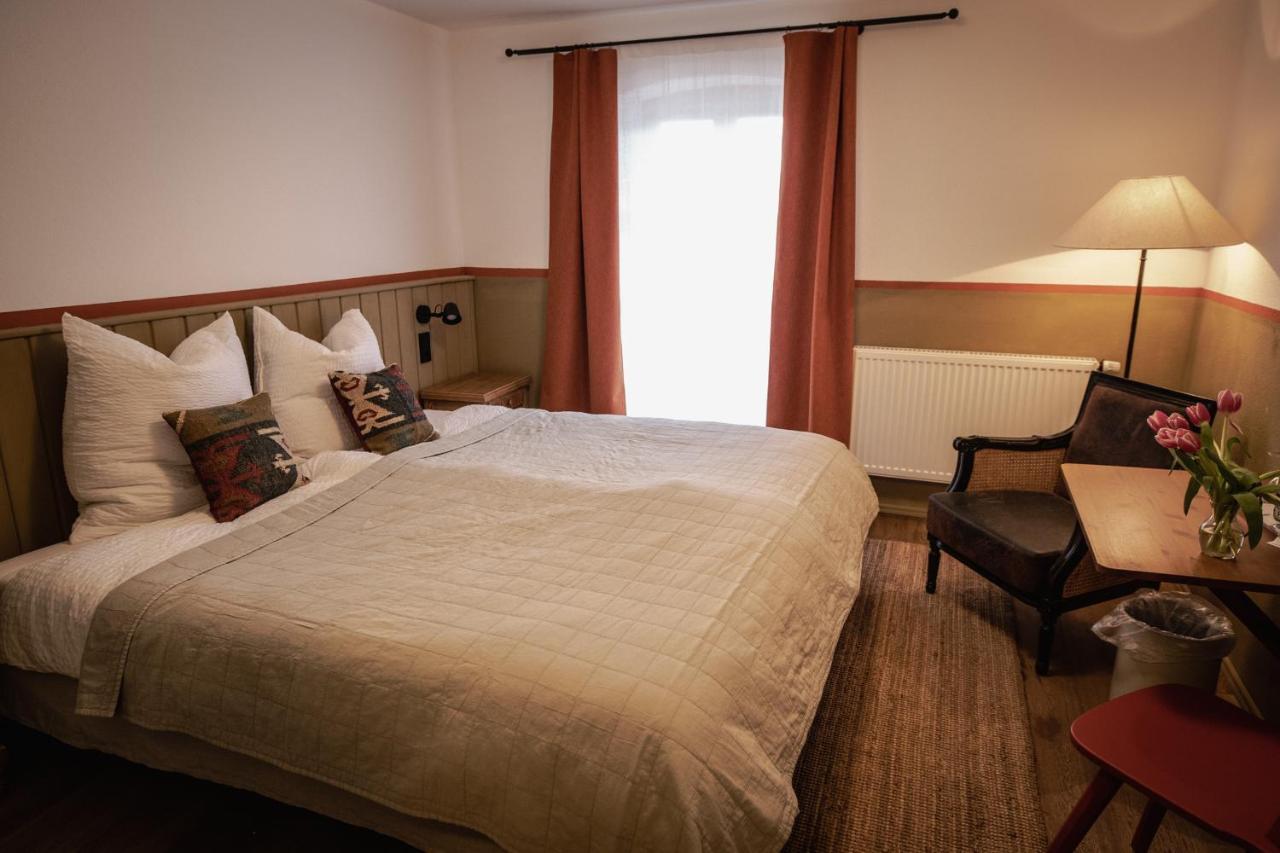 Kastanienhof Pfettrach Hotel อัลท์ดอร์ฟ ภายนอก รูปภาพ